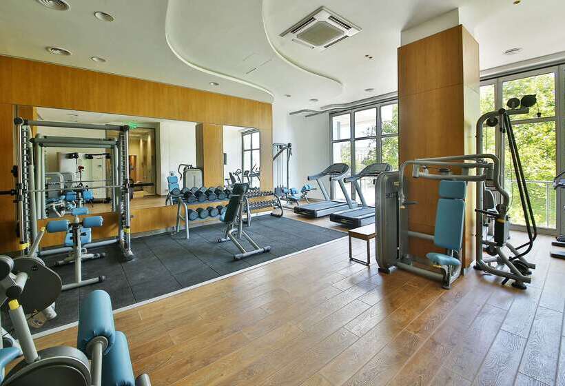 Maritim Paradise Blue Hotel & Spa