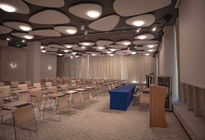 Maritim Paradise Blue Hotel & Spa