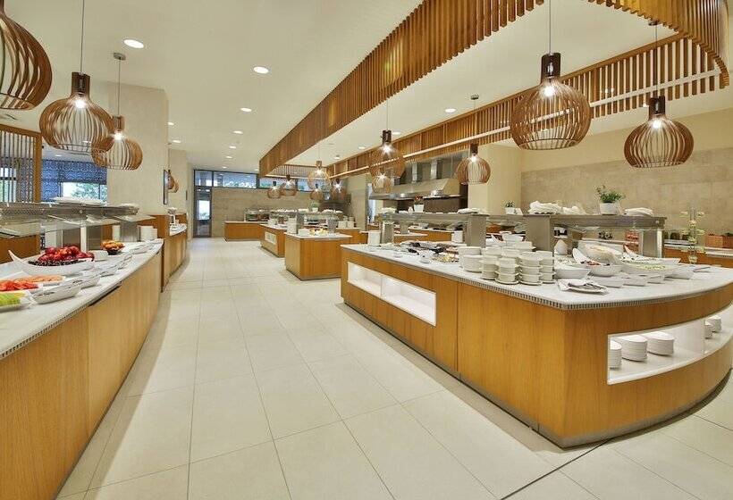 Maritim Paradise Blue Hotel & Spa