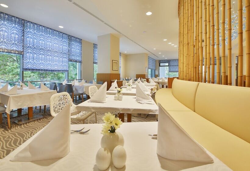 Maritim Paradise Blue Hotel & Spa