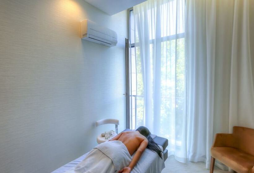 Maritim Paradise Blue Hotel & Spa