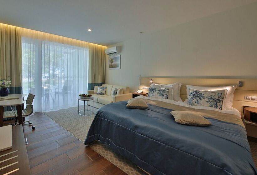 Maritim Paradise Blue Hotel & Spa