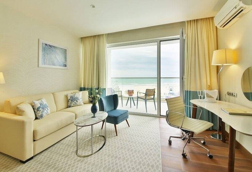 Maritim Paradise Blue Hotel & Spa