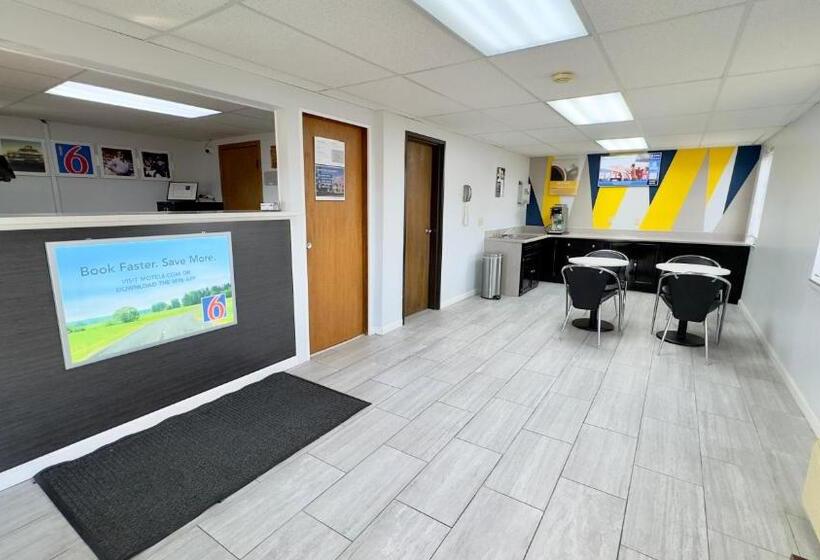 Motel 6 Dyersburg, Tn