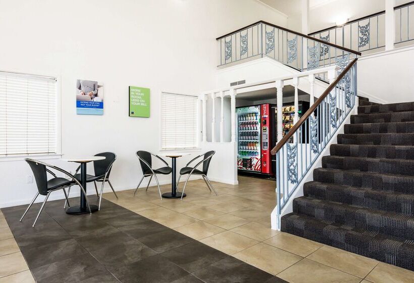 Motel 6 Alexandria, La  South