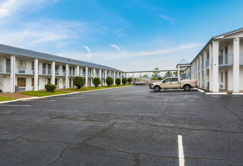 Motel 6 Alexandria, La  South