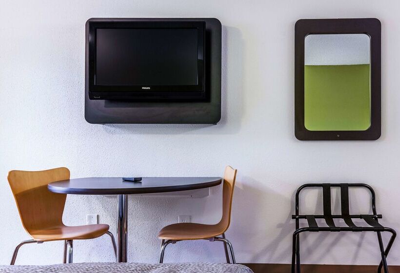 Motel 6 Alexandria, La  South