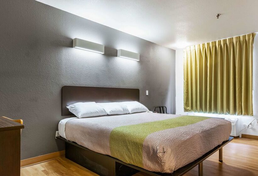 Motel 6 Alexandria, La  South