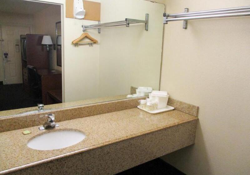 Motel 6 Alexandria, La  South