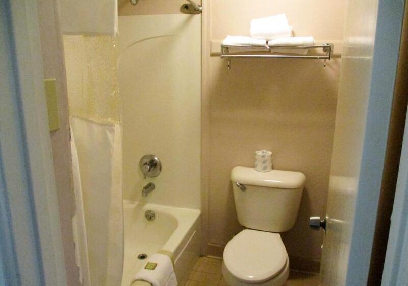 Motel 6 Alexandria, La  South