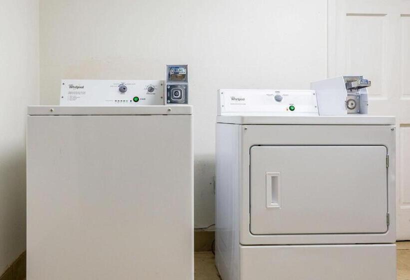 Motel 6 Alexandria, La  South