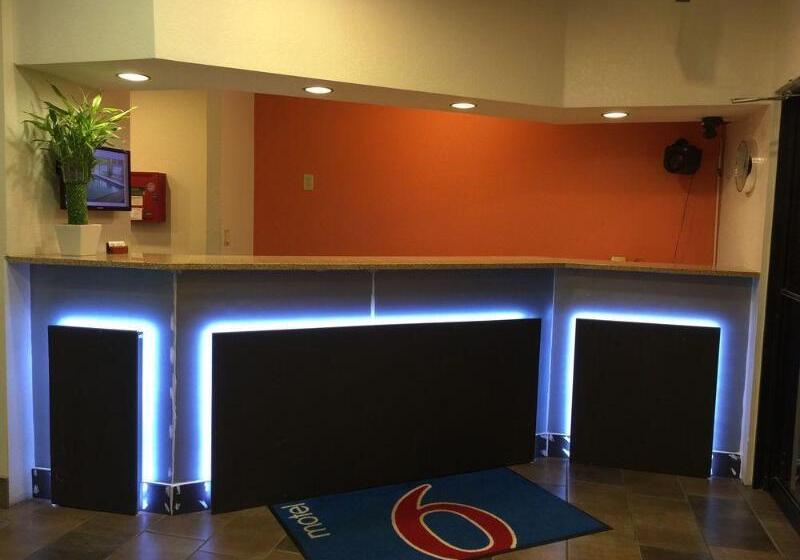 Motel 6anderson, In  Indianapolis