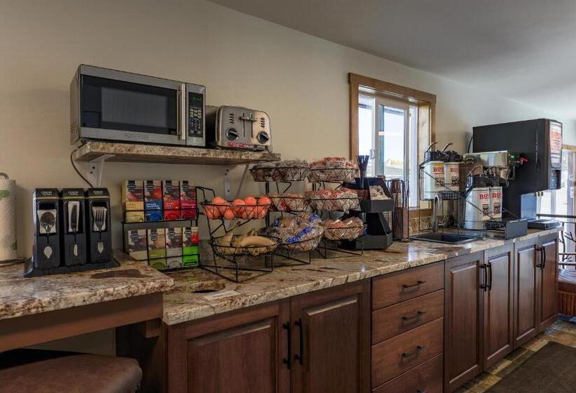 فندق على الطريق Antler Inn