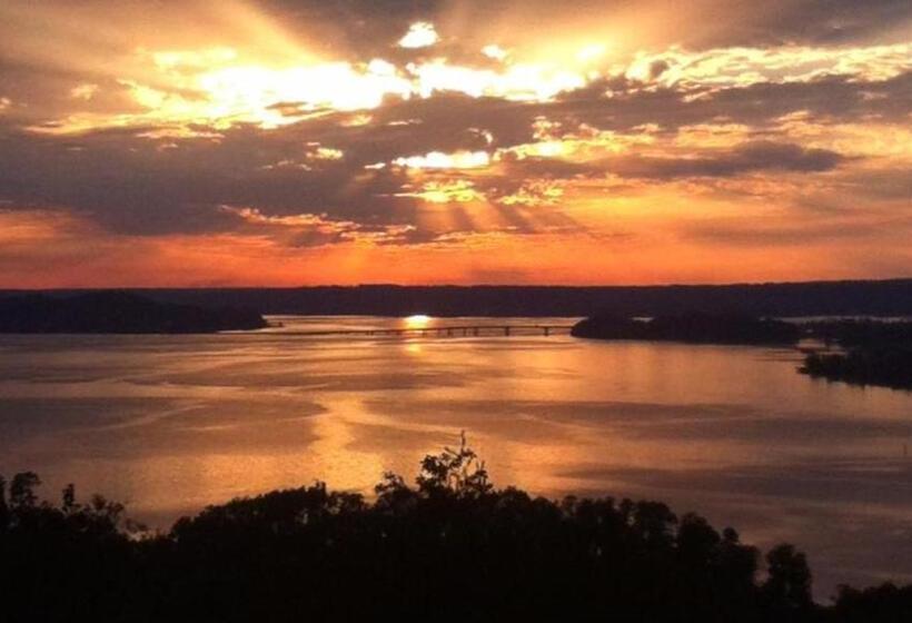 فندق على الطريق Regal Inn Guntersville