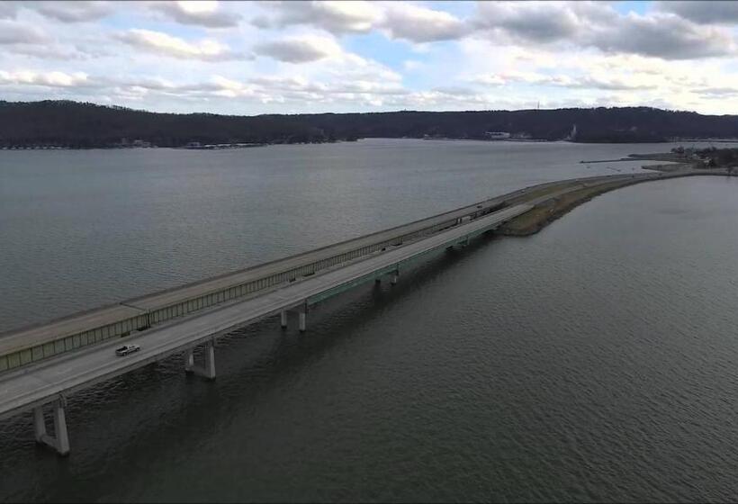 فندق على الطريق Regal Inn Guntersville