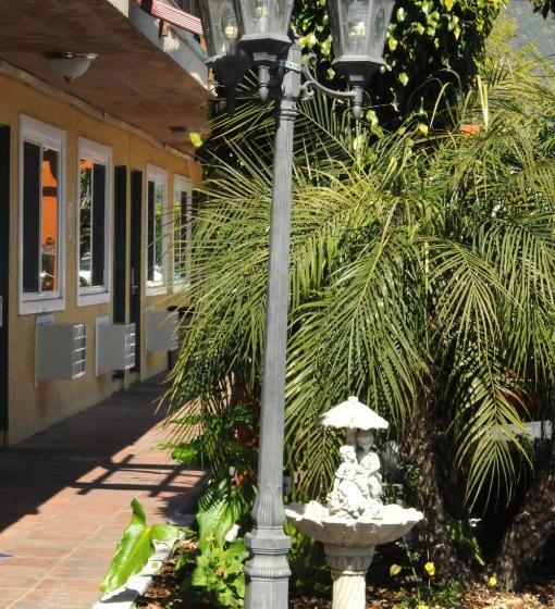 モーテル Sandyland Reef Inn