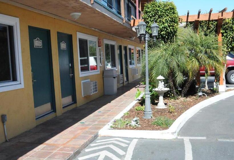 モーテル Sandyland Reef Inn