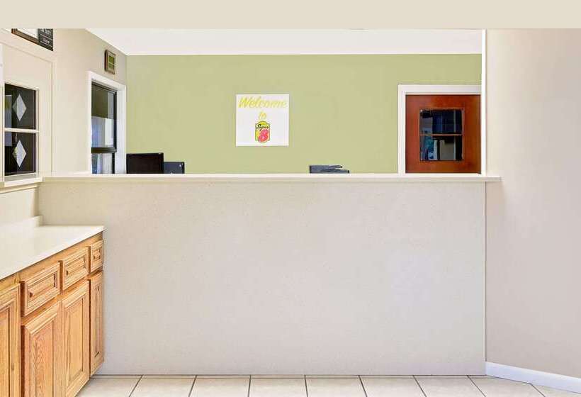 مُتل Super 8 By Wyndham Laurel