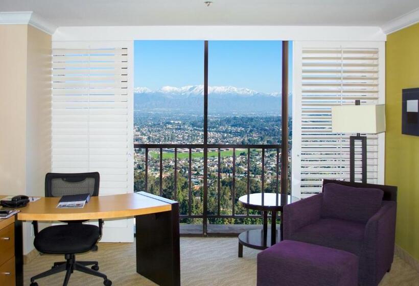 Pacific Palms Resort And Golf Club