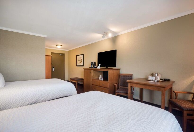 منتجع Best Western Plus Norwester Hotel & Conference Centre