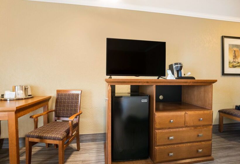 استراحتگاه Best Western Plus Norwester Hotel & Conference Centre