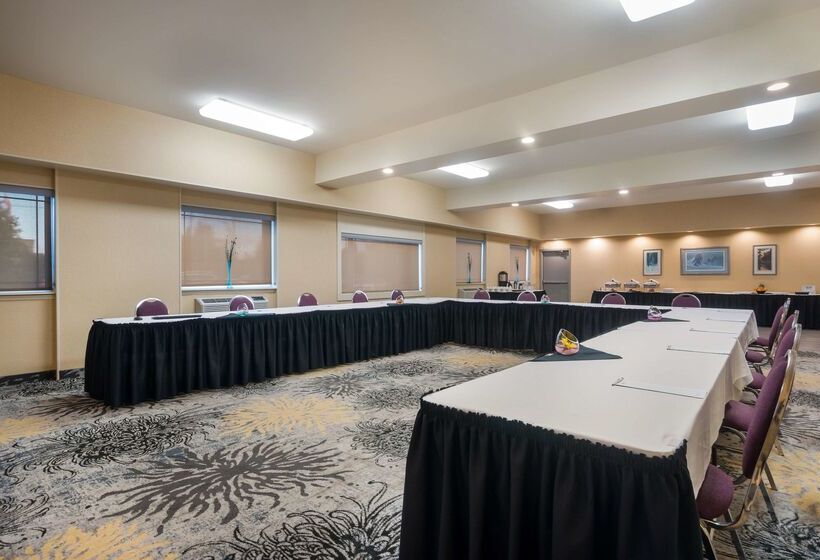 منتجع Best Western Plus Norwester Hotel & Conference Centre