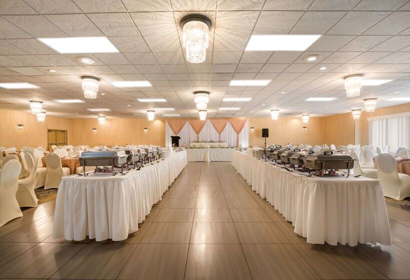 منتجع Best Western Plus Norwester Hotel & Conference Centre