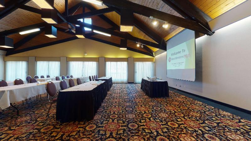 استراحتگاه Best Western Plus Norwester Hotel & Conference Centre