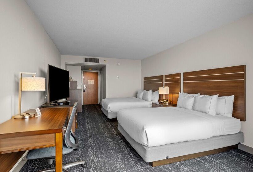 منتجع Doubletree By Hilton Atlantic Beach Oceanfront