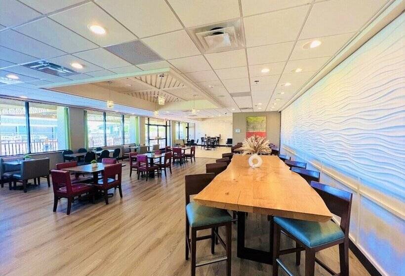 منتجع Doubletree By Hilton Atlantic Beach Oceanfront