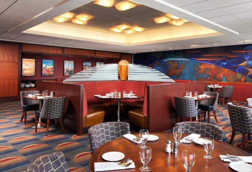 בית מלון כפרי Sheraton Cleveland Airport