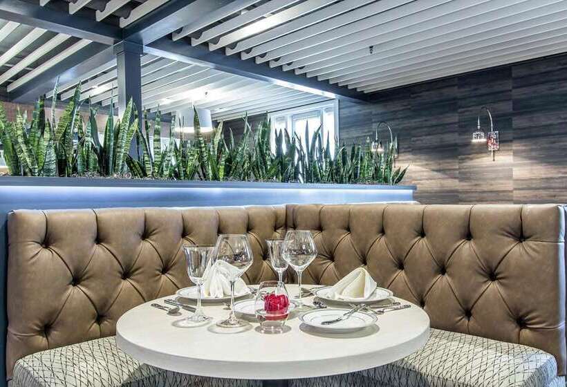 The Burgundy Hotel, Tapestry Collection By Hilton