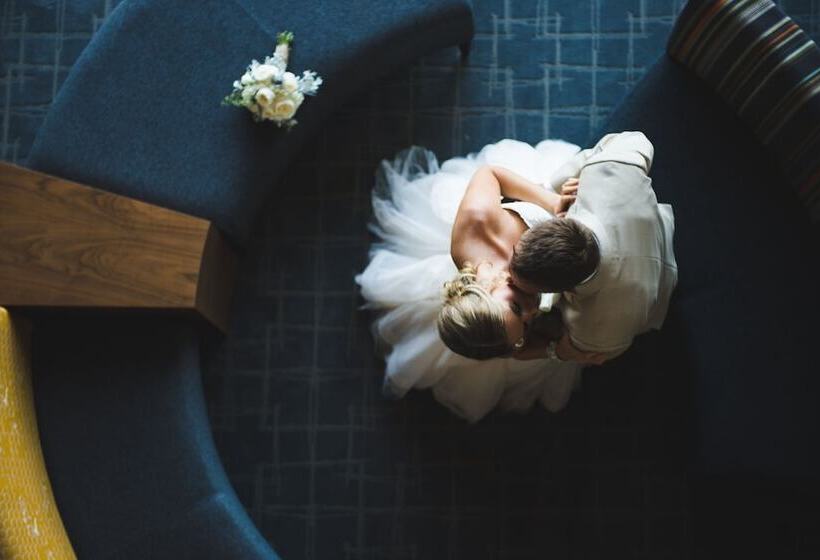 Delta Hotels By Marriott Victoria Ocean Pointe Resort