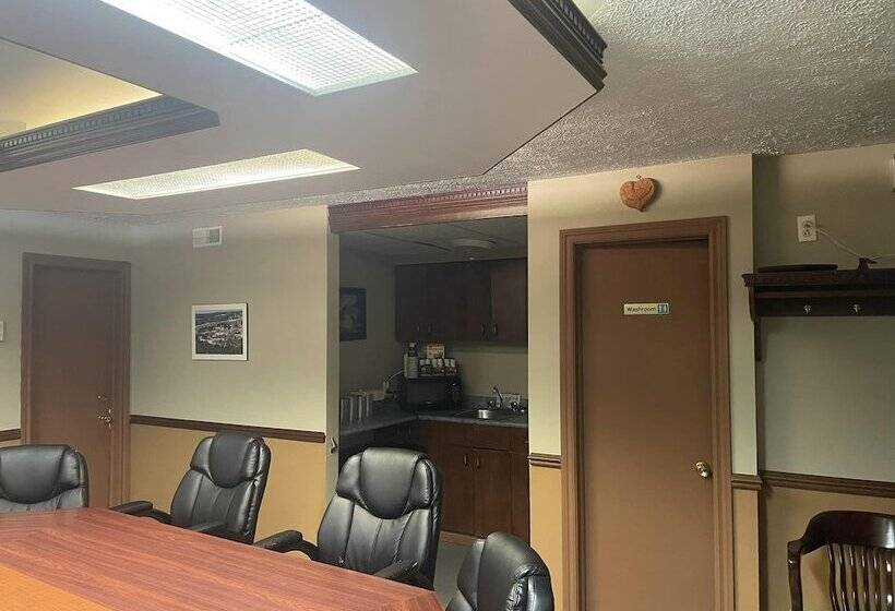 Hilltop Motel & Restaurant