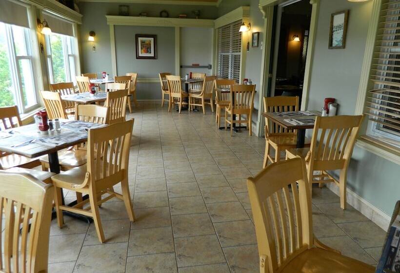 Hilltop Motel & Restaurant