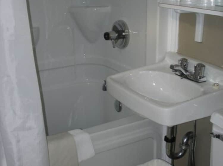 Hilltop Motel & Restaurant