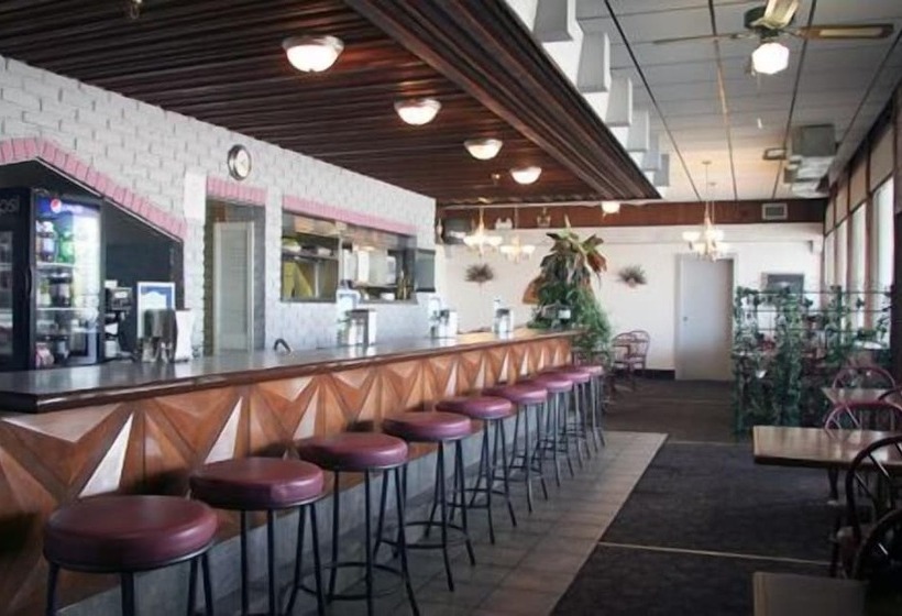 فندق Airport Motor Inn