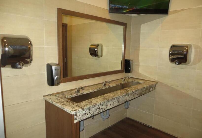 فندق Airport Motor Inn