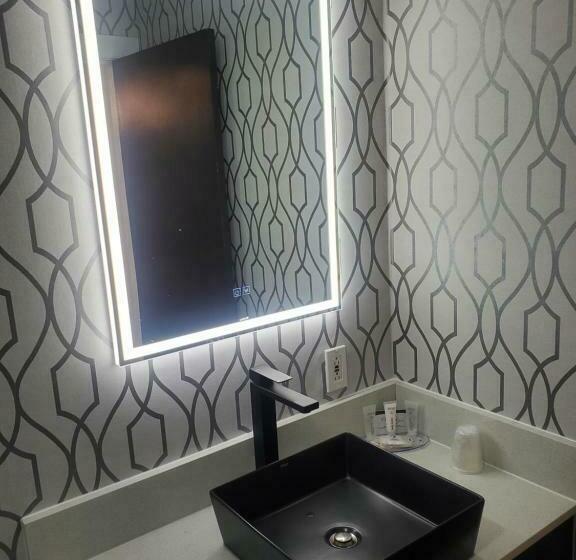 בית מלון כפרי Alpine Inn Abbotsford