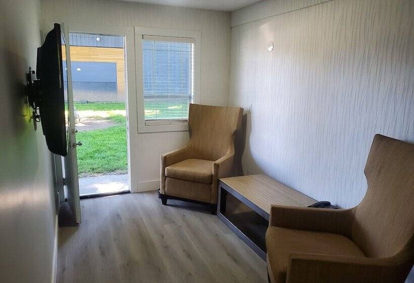 בית מלון כפרי Alpine Inn Abbotsford