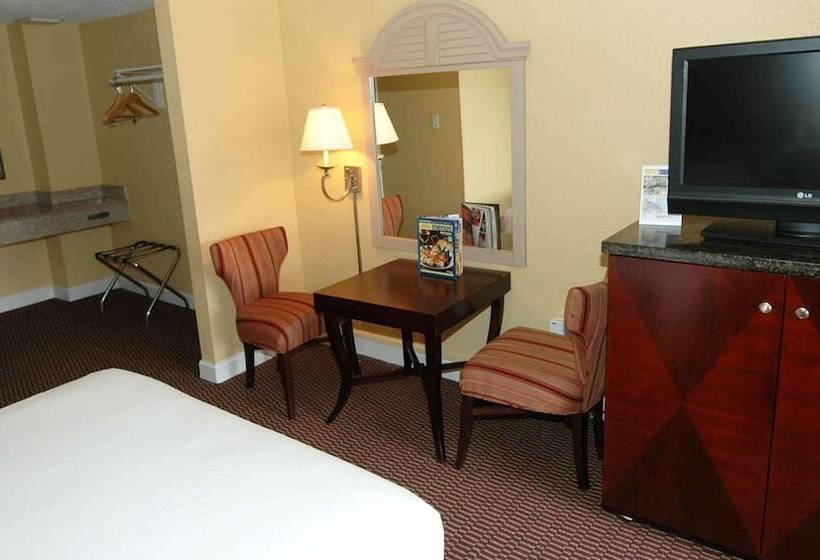 Отель Ambassadors Inn & Suites