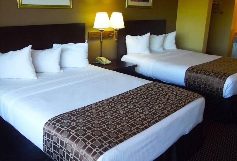 Отель Ambassadors Inn & Suites