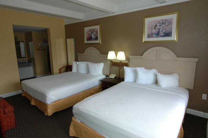 Отель Ambassadors Inn & Suites