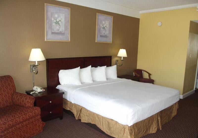 Отель Ambassadors Inn & Suites