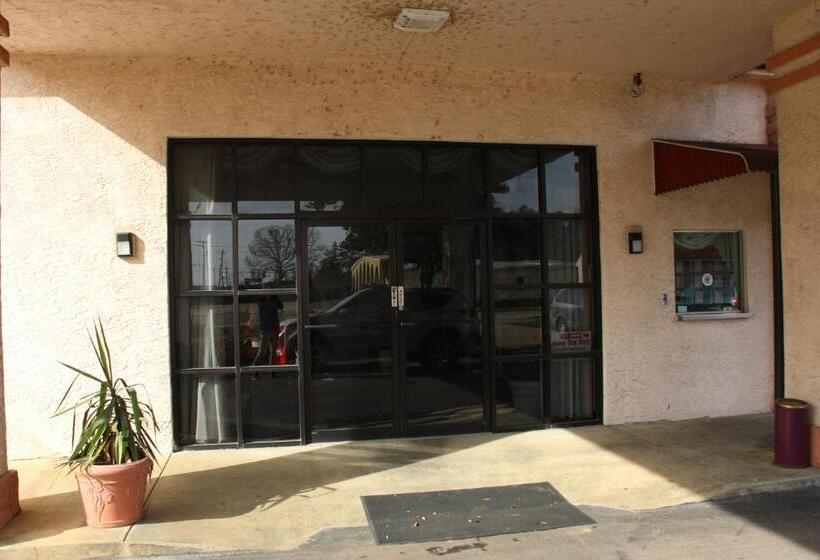 בית מלון כפרי American Inn Of Selma