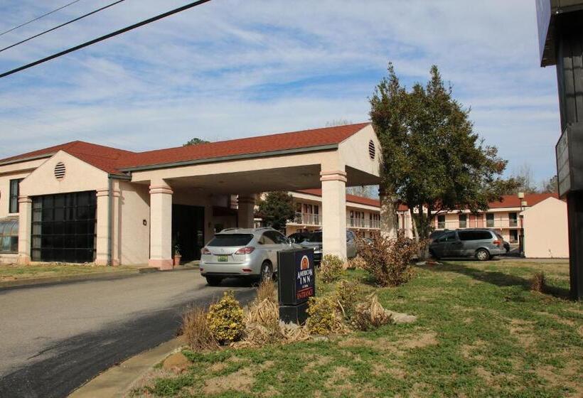 בית מלון כפרי American Inn Of Selma