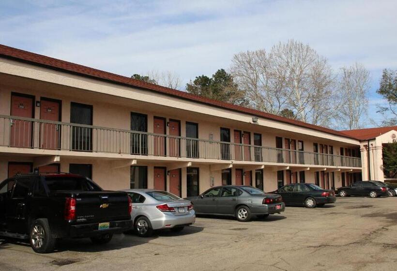 בית מלון כפרי American Inn Of Selma