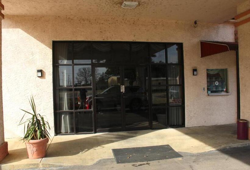 בית מלון כפרי American Inn Of Selma