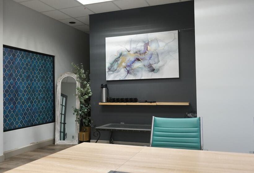 酒店 American Inn & Suites