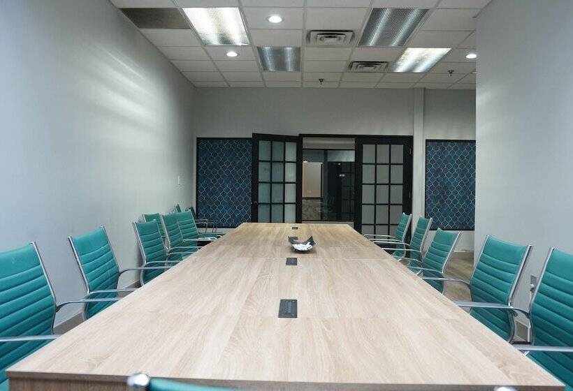 酒店 American Inn & Suites